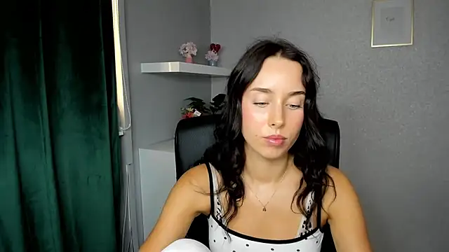 AdeleSolo webcam