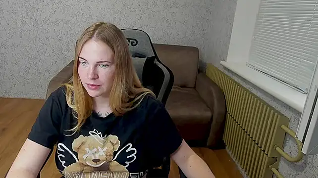 NikkyReyyy webcam