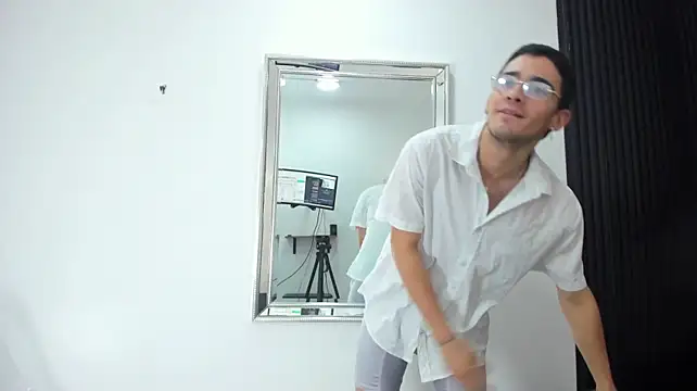 LeonScott01 webcam