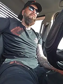 Beardedtattood webcam