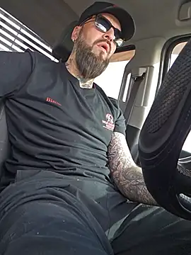 Beardedtattood webcam