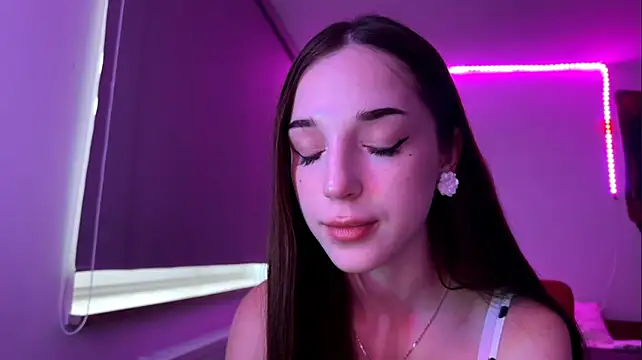 AntoninaErtle live cam on StripChat
