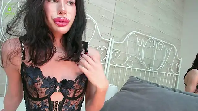 CarolBarker live cam on StripChat