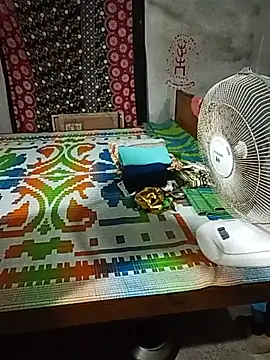 Hot_Urvashi_