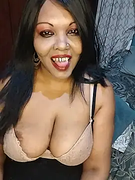 hemilynthomas2467 live cam on StripChat