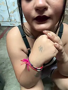Curvy_Aavya webcam