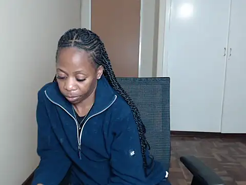 QUEENMANDYY