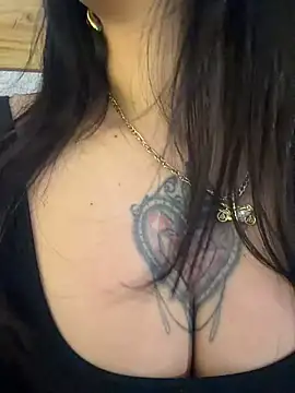 EmmyEvans1 live cam on StripChat