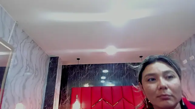 LatinaHoleQueen webcam
