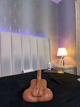 Mia-Medina webcam