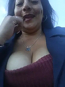 misshot_02 webcam