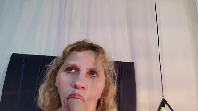 Evangelyne_rose webcam