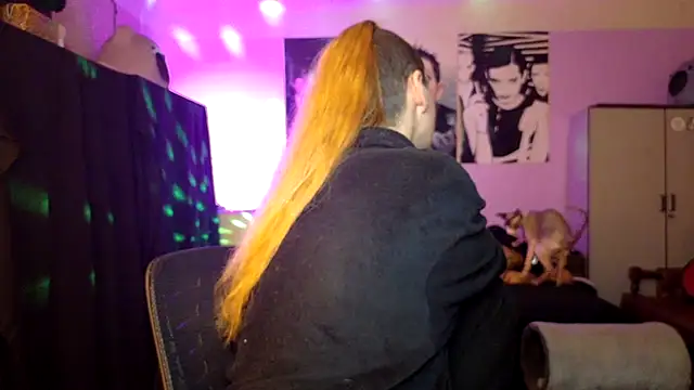 VioletFox26 webcam
