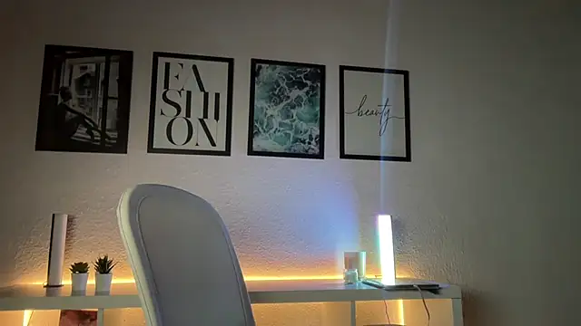 SweetKylieX webcam