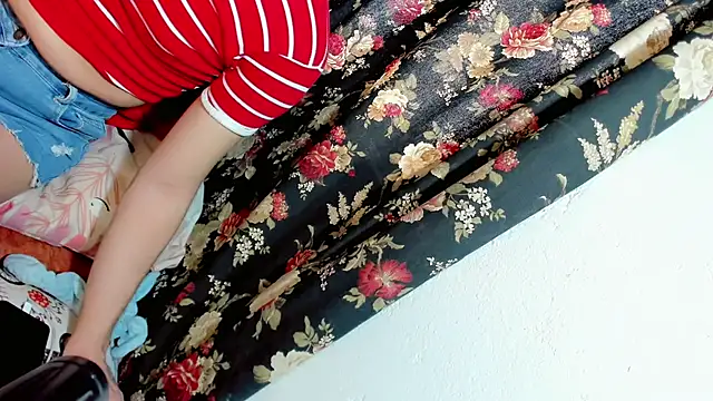 BarbyQueenn webcam