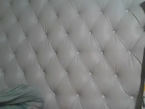 naughtypetite1 webcam