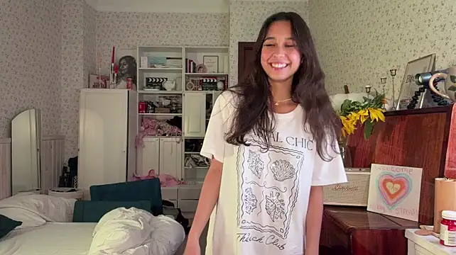 reynamccarron (F teen) - Take off my shorts