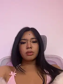 MiaraLove webcam
