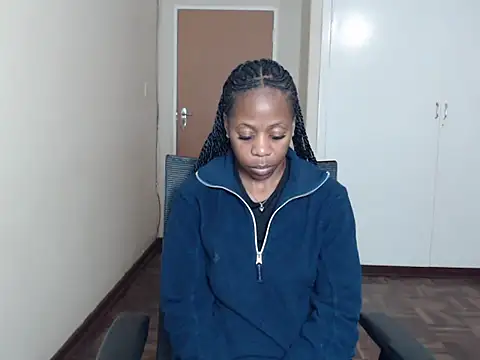 QUEENMANDYY