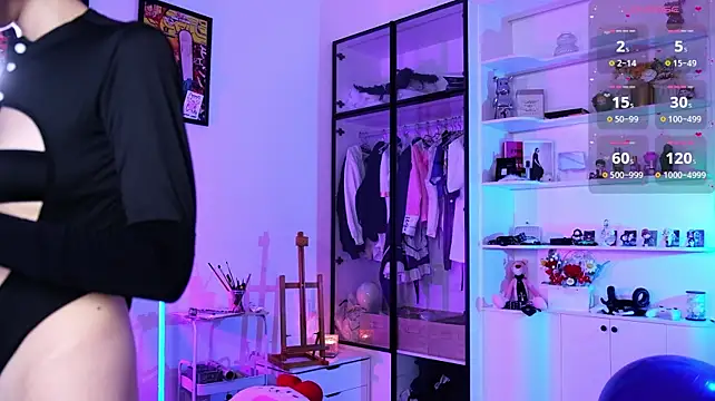 HolliWould_ webcam
