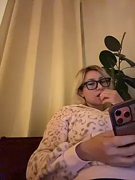 suyneslii webcam