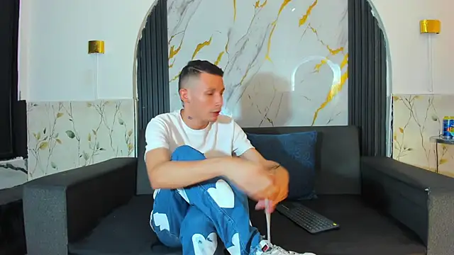 Isaak_Bless webcam