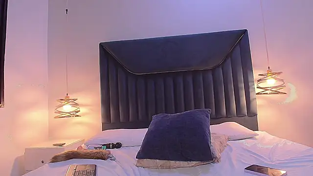 CamilaMoons webcam