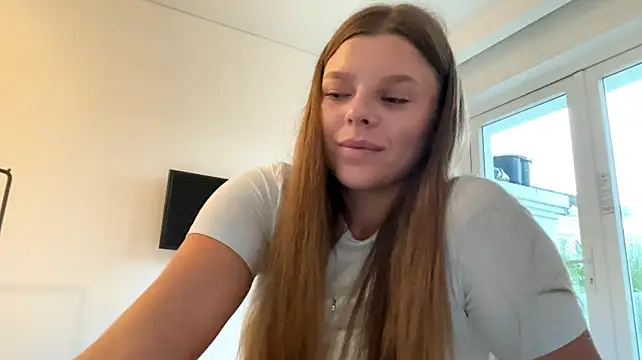 AmieLendor webcam