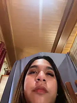 sluttycummer_juliana webcam