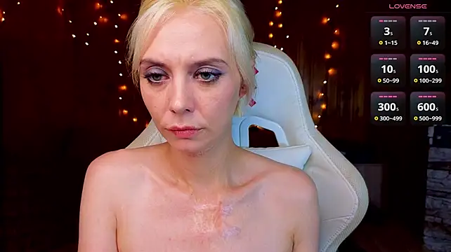 Blondice live cam preview