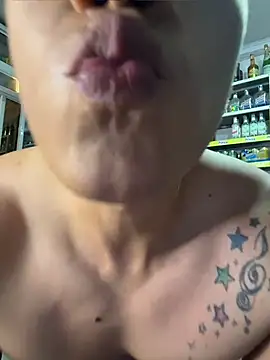 OliverWest04 webcam
