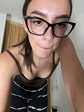 Laureen___ webcam
