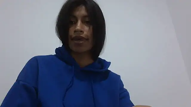 Pocahontas_Honey webcam