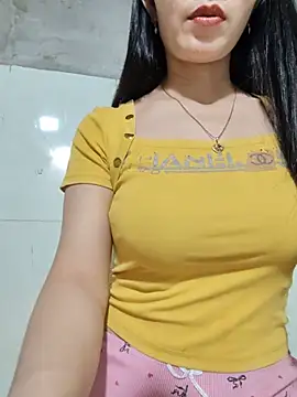 Vyvvyy96 webcam