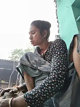 Hot_Priyanka99B