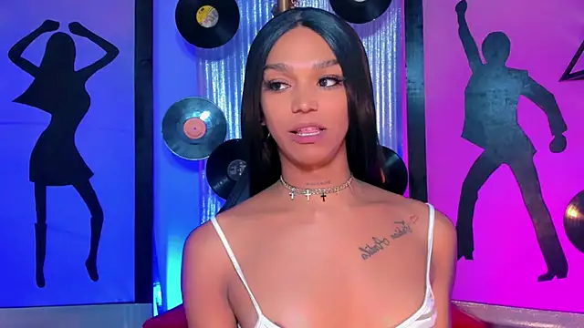 nickyminach_ webcam