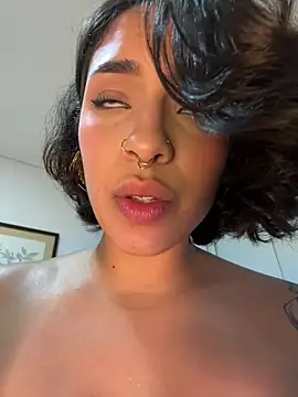 Alice_surprise webcam