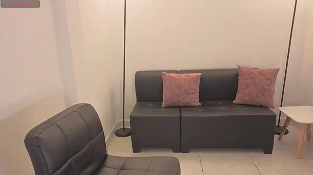 camiilaa1 live cam on StripChat