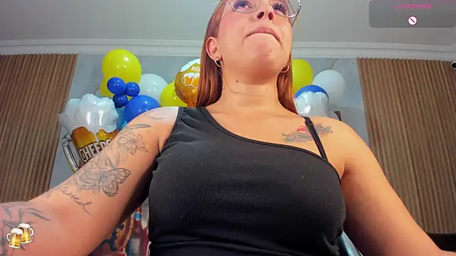 mia_18v webcam