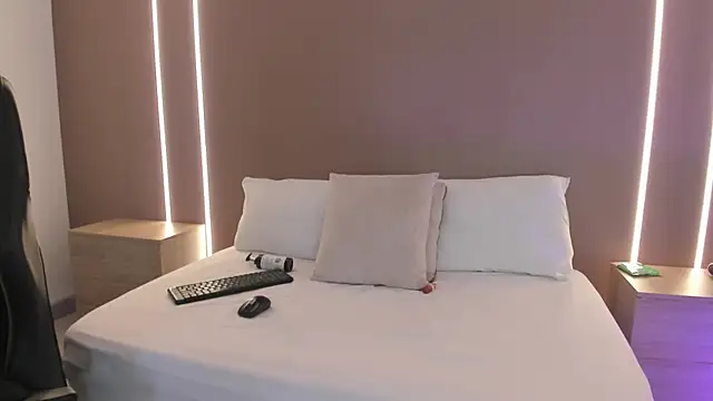 mia_slora webcam