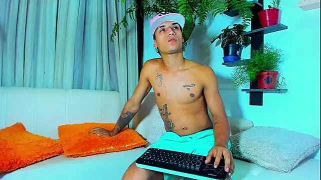 Boy_Leon_X webcam
