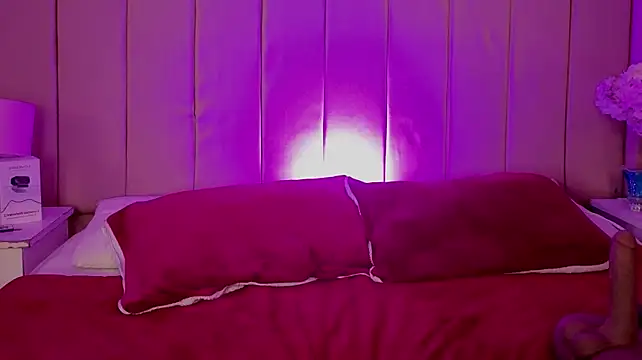 MollyBigBoobs12 webcam