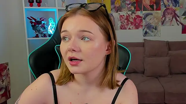 ElinaVale webcam