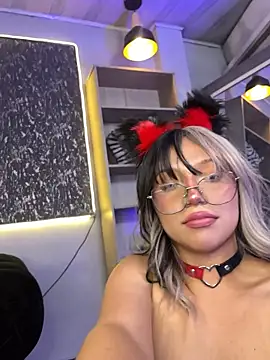 Saraa_love_ webcam