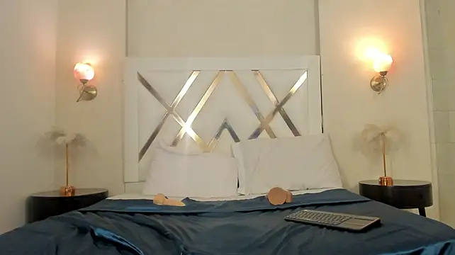 Sky_Collins_ webcam