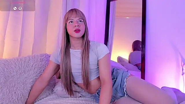 lana_moontt (T teen) - ride dildo + show  cum