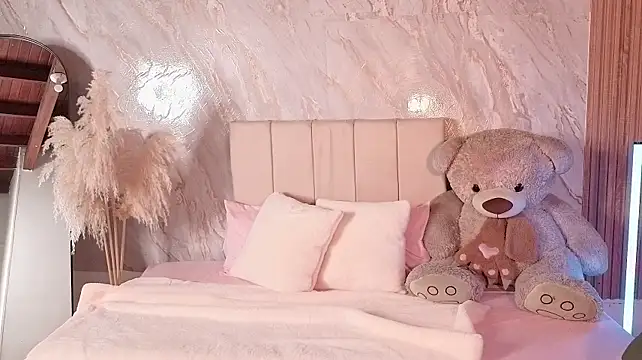 Lexy_M webcam