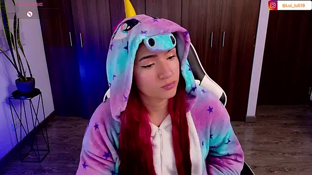 imlui_lu (F young) - Make me smile and show boobs