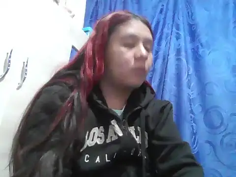 Charis_21 webcam