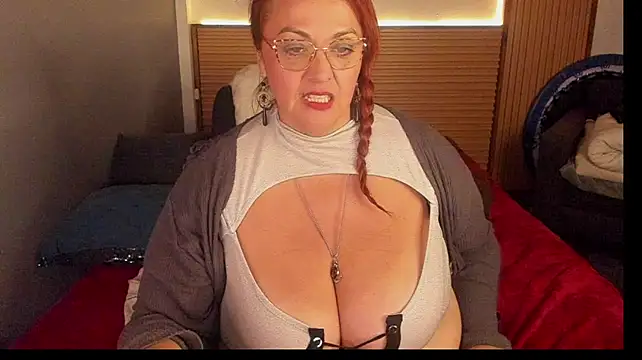 megan_dreamsss webcam